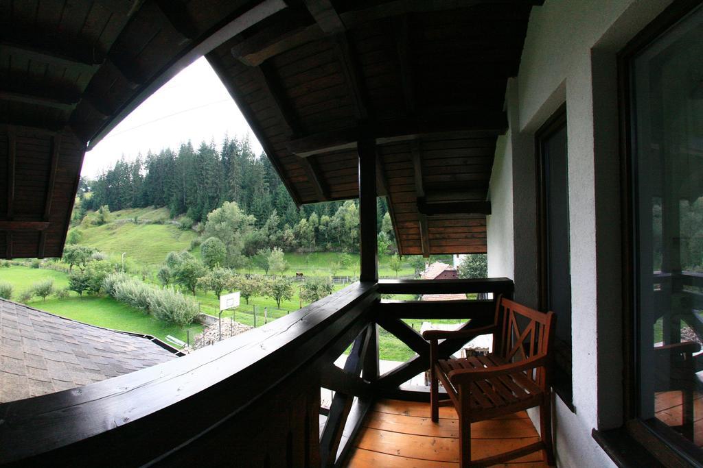 Pensiunea Casa Elvira Vama  Bagian luar foto